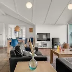 Nimrod - 70m From The Sea By Interhome Тистед