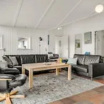 Nimrod - 70m From The Sea By Interhome *
