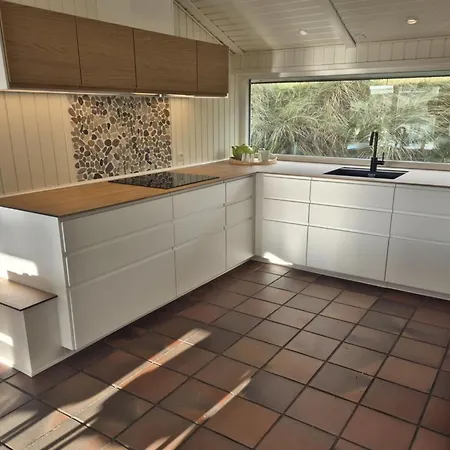 Nimrod - 70m From The Sea By Interhome *