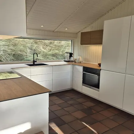 Nimrod - 70m From The Sea By Interhome *